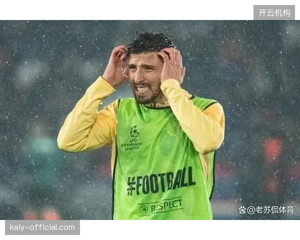 鲁本·迪亚斯领衔的后防线面临挑战，曼城全队较高的染黄率为国家队纪律敲响警钟。